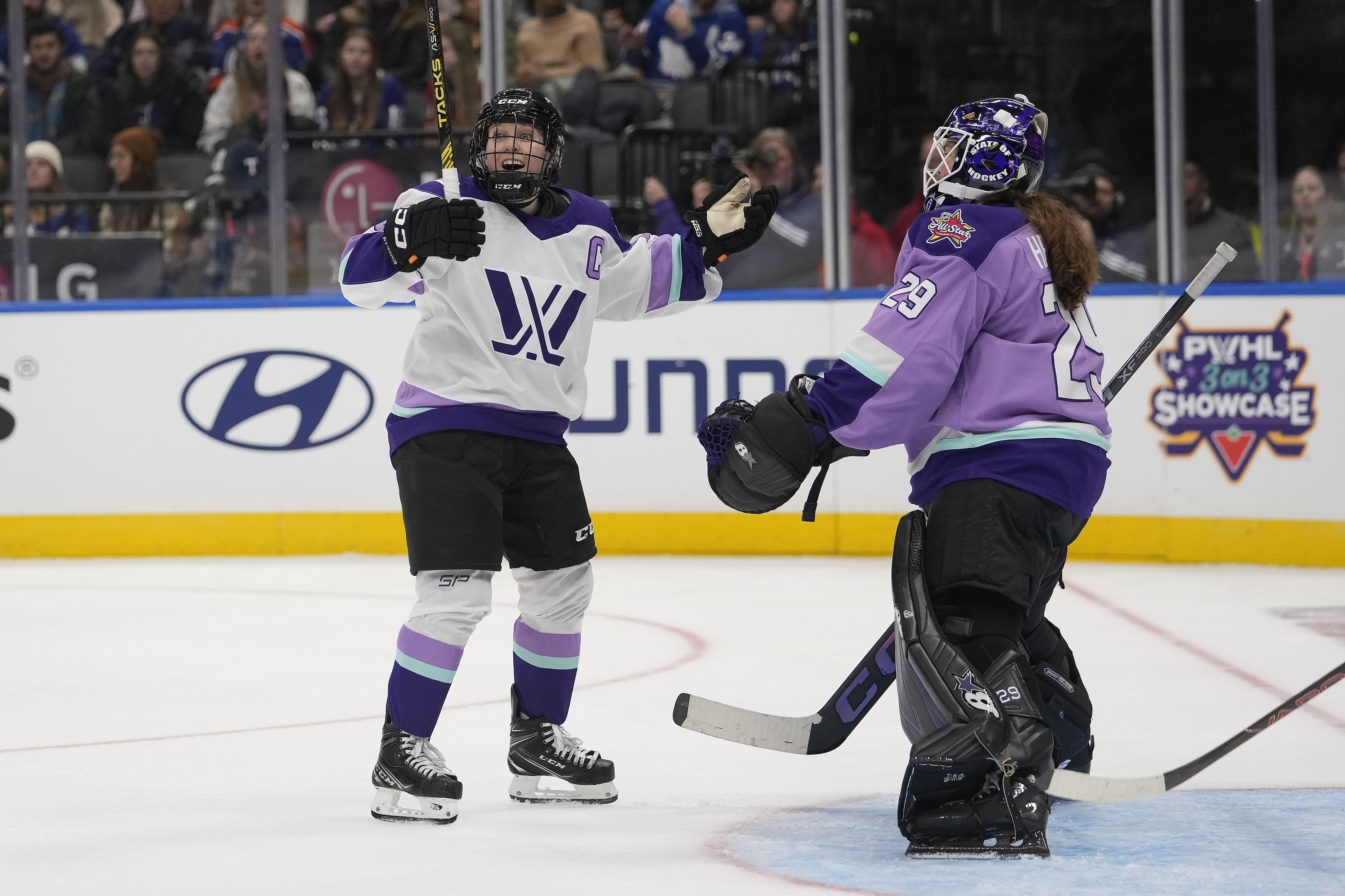 Women&#039;s hockey is expanding (Imagn)