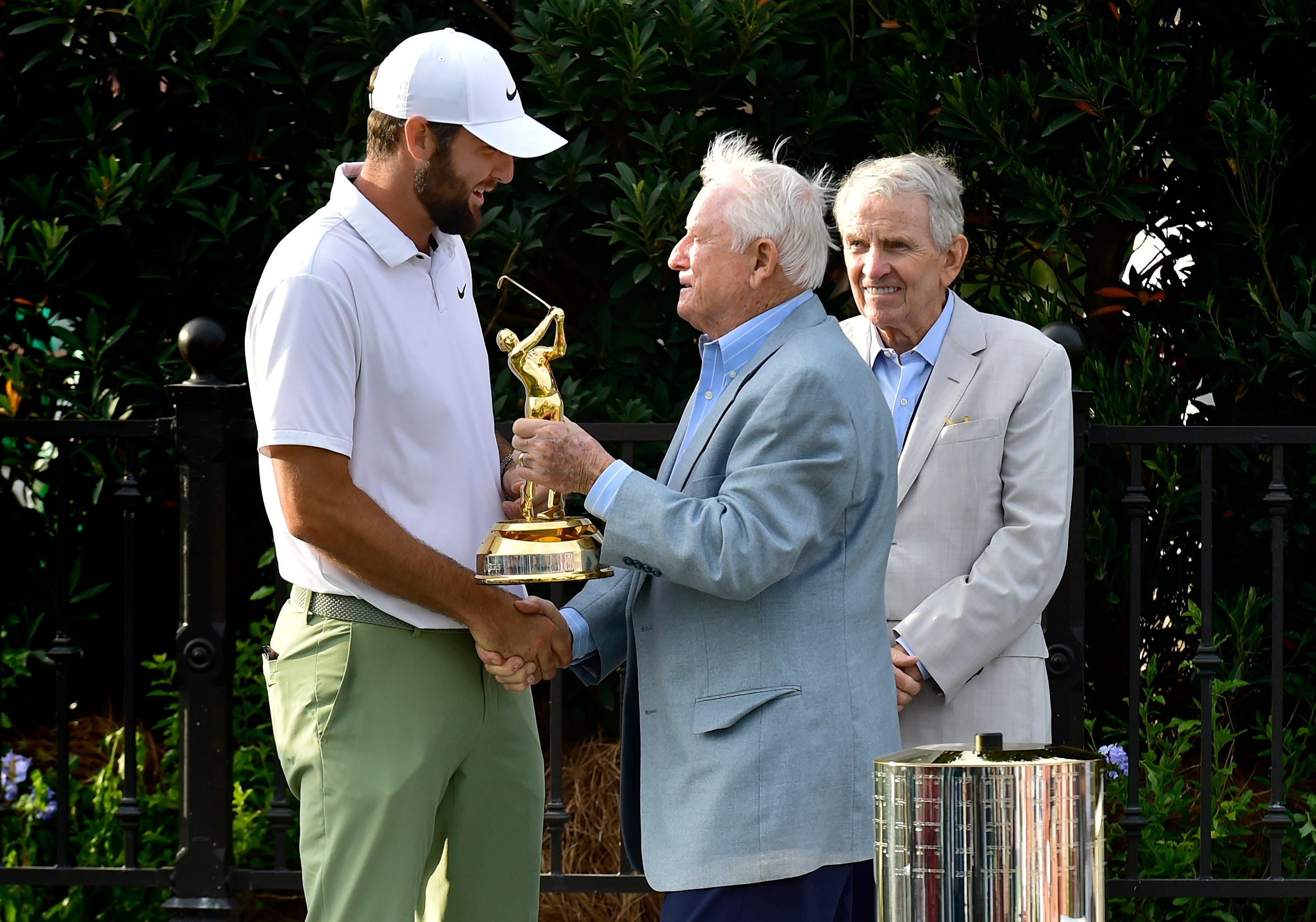 Deane Beman and Scottie Scheffler (Image via Imagn).