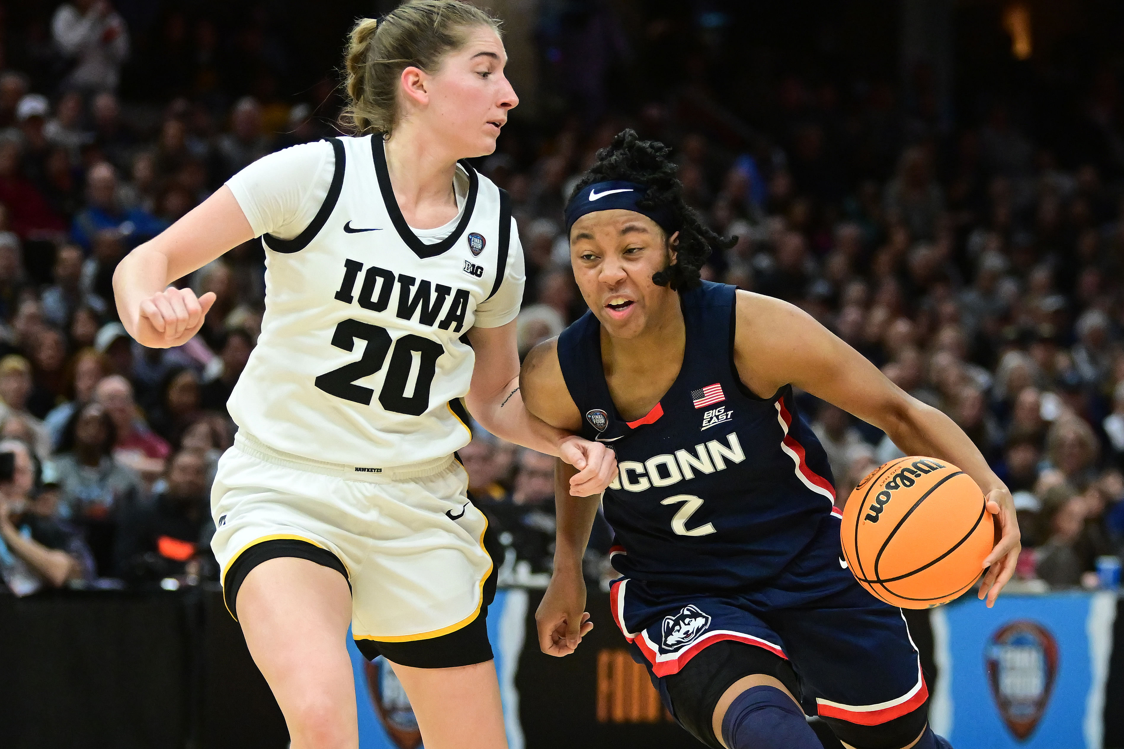 Kamorea Arnold starred in her freshman season with the UConn Huskies (IMAGN)