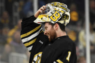 Jeremy Swayman received a loving welcome from Bruins fans (Imagn)
