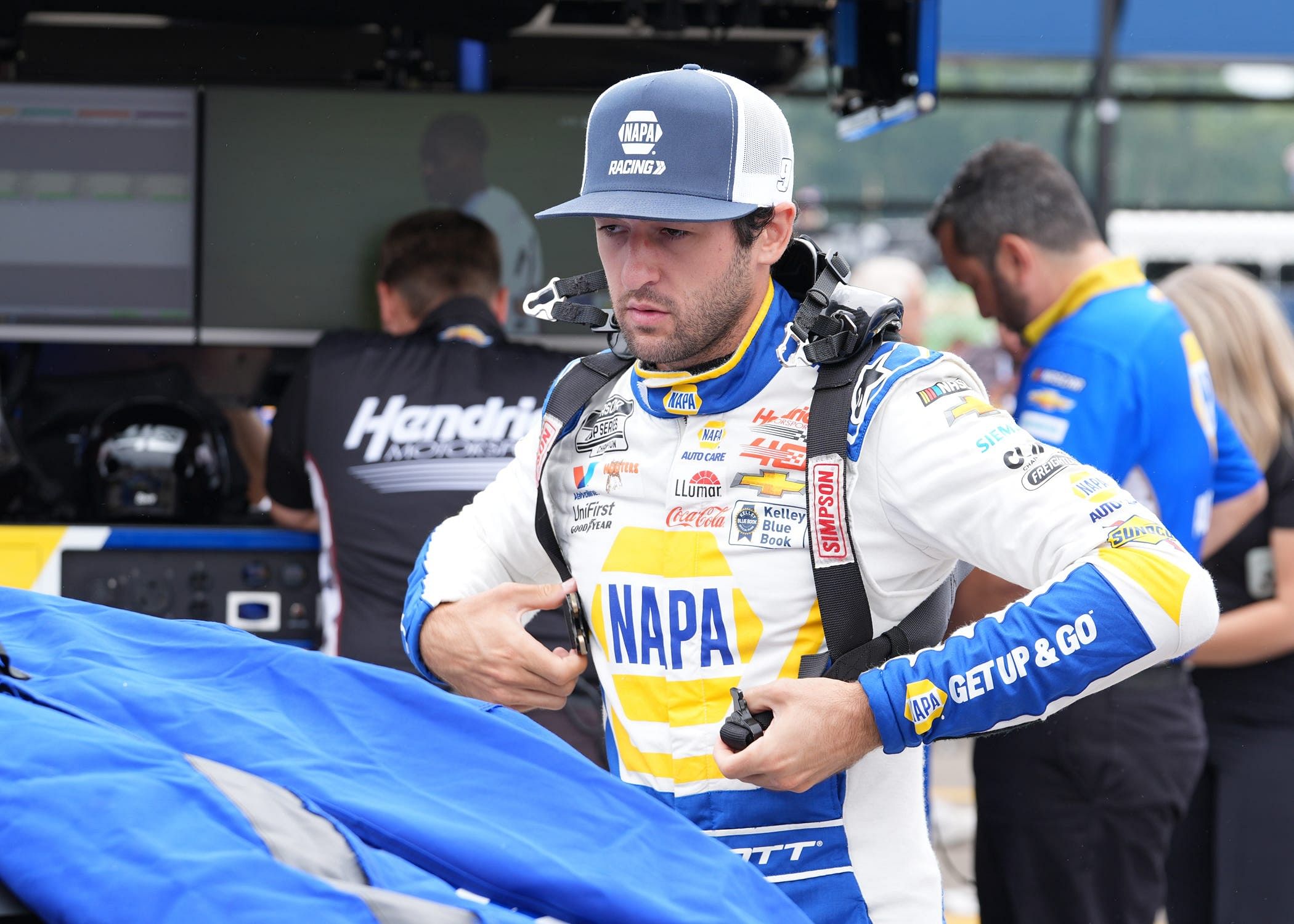 Chase Elliott gets ready during Saturday&#039;s practice for the FireKeepers Casino 400 at Michigan International Speedway. Syndication: The Daily Telegram - Source: Imagn