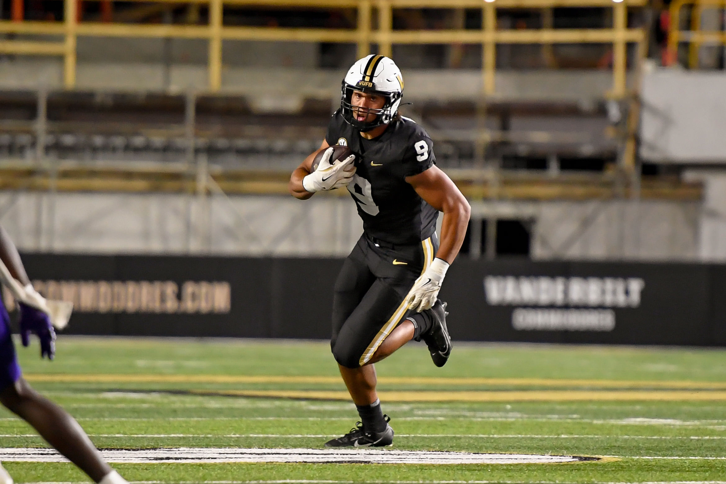 Eli Stowers is Vanderbilt's top receiver - Source: Imagn