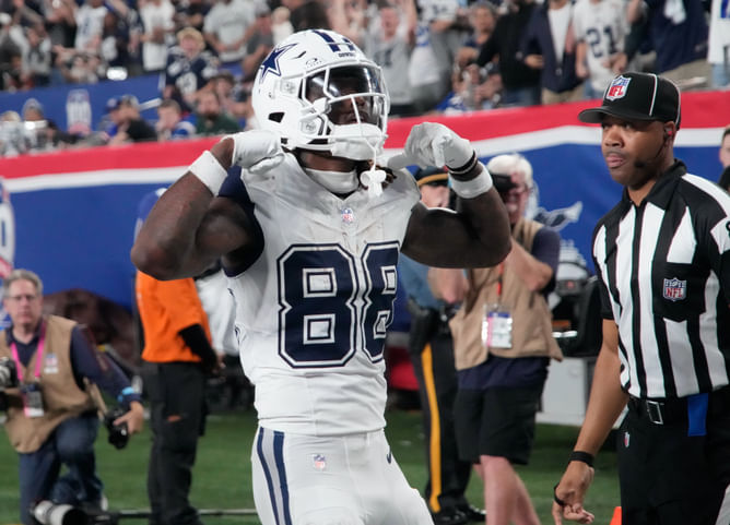 Cowboys WR CeeDee Lamb makes opinion clear on Jerry World tours being a distraction