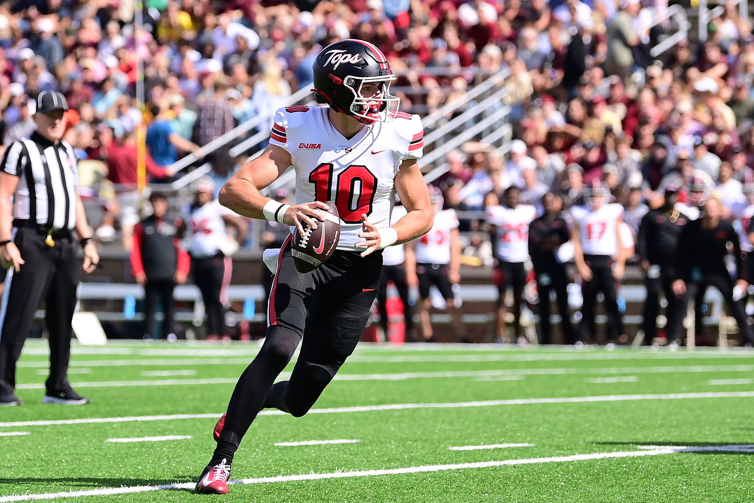 NCAA Football: Western Kentucky at Boston College - Source: Imagn