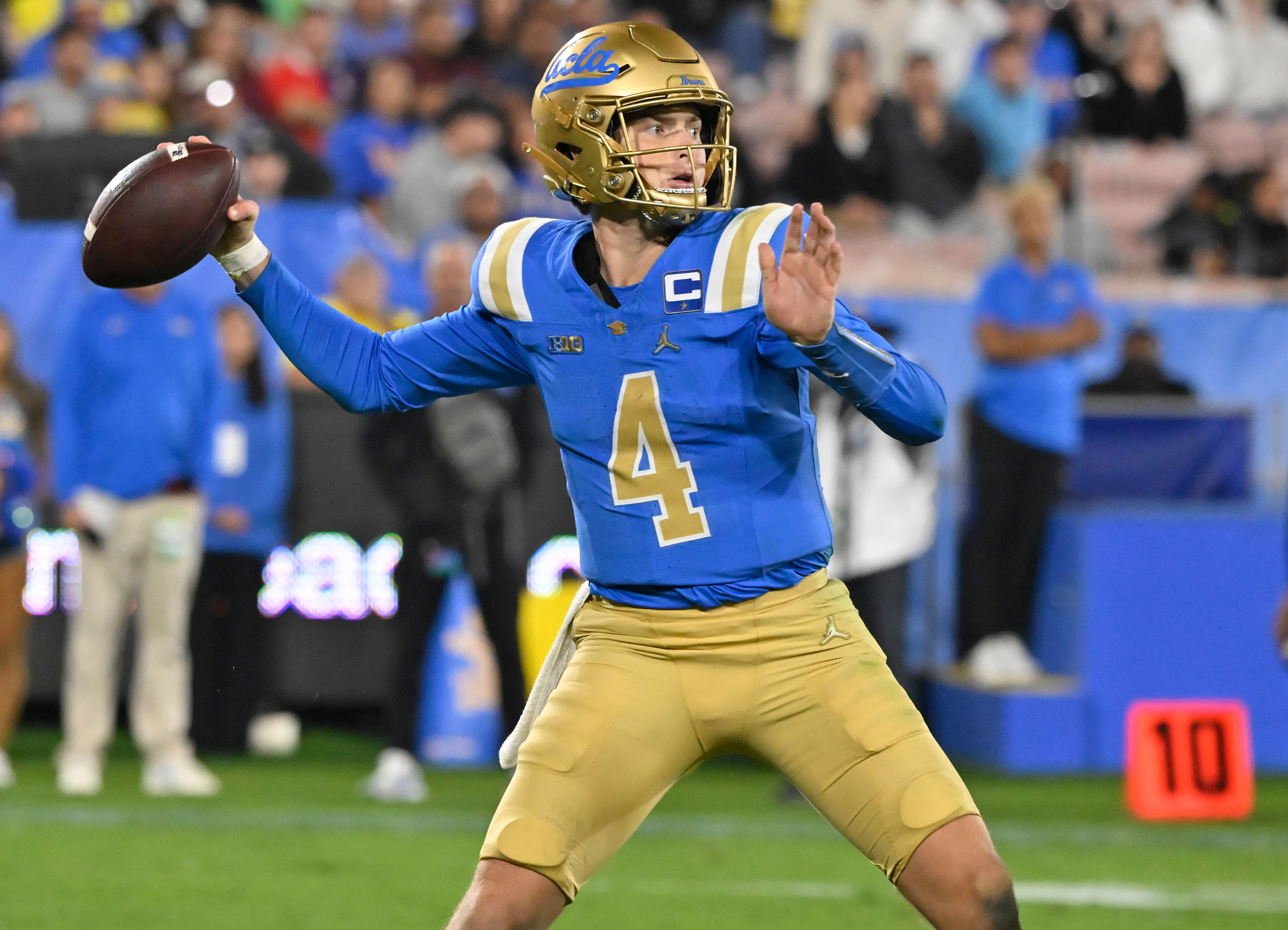 NCAA Football: Oregon at UCLA - Source: Imagn