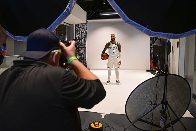 Doting dad Damian Lillard sends powerful message with kids after gracing magazine cover