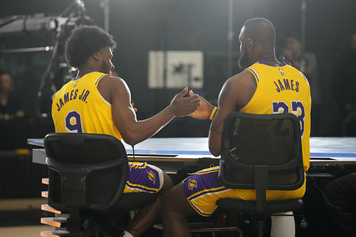 Anthony Davis enjoying LeBron and Bronny James in practice. (Photo: IMAGN)