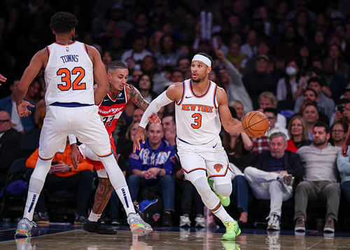 New York Knicks guard Josh Hart receiving screen from teammate Karl-Anthony Towns - Source: Imagn