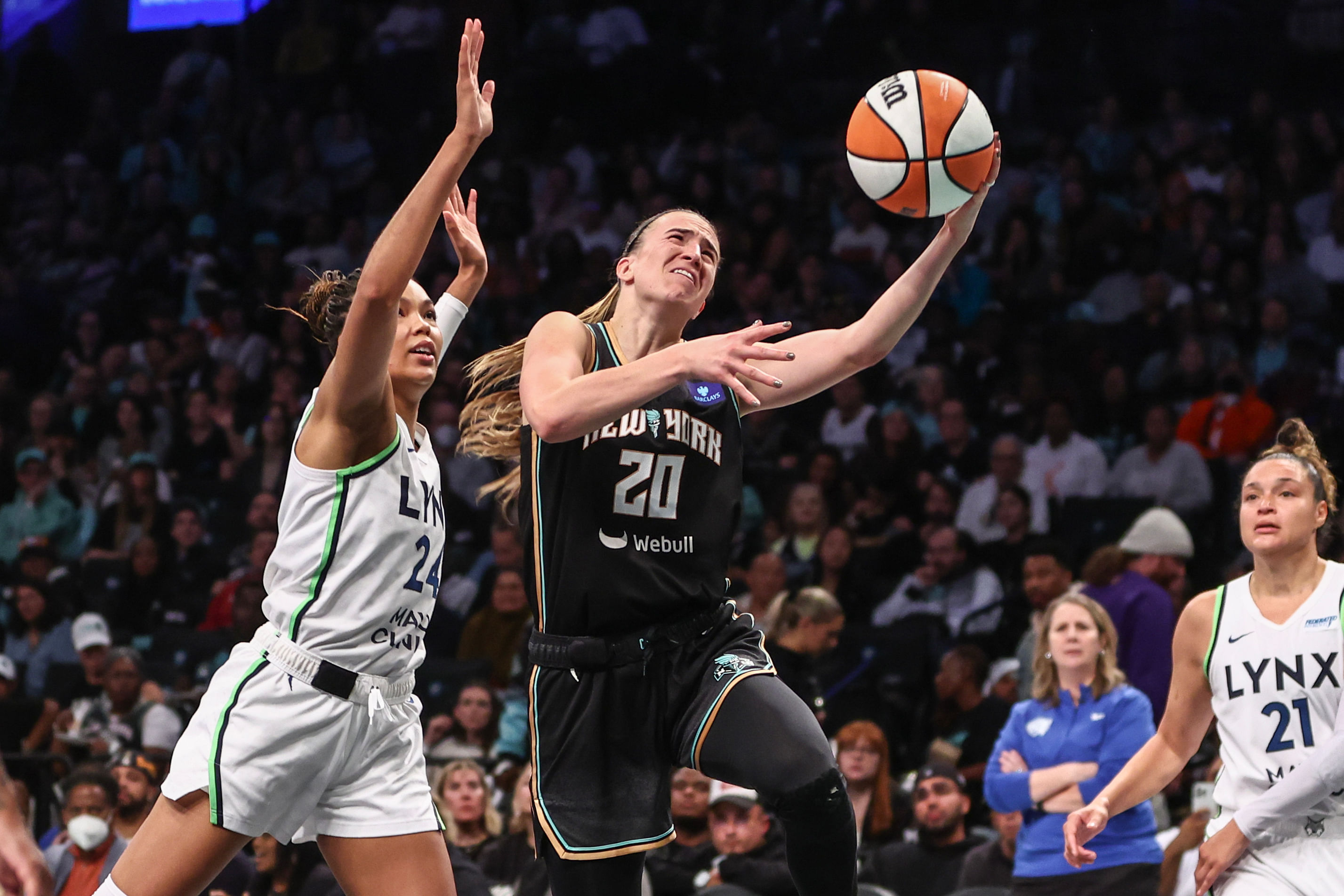 Sabrina Ionescu scores 15 points in Liberty&#039;s win over Lynx in Game 2. (Photo: IMAGN)