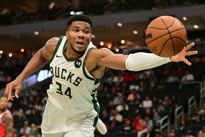 Giannis Antetokounmpo attempts to justify his "greatness" with bold claim about Michael Jordan, LeBron James and Co.