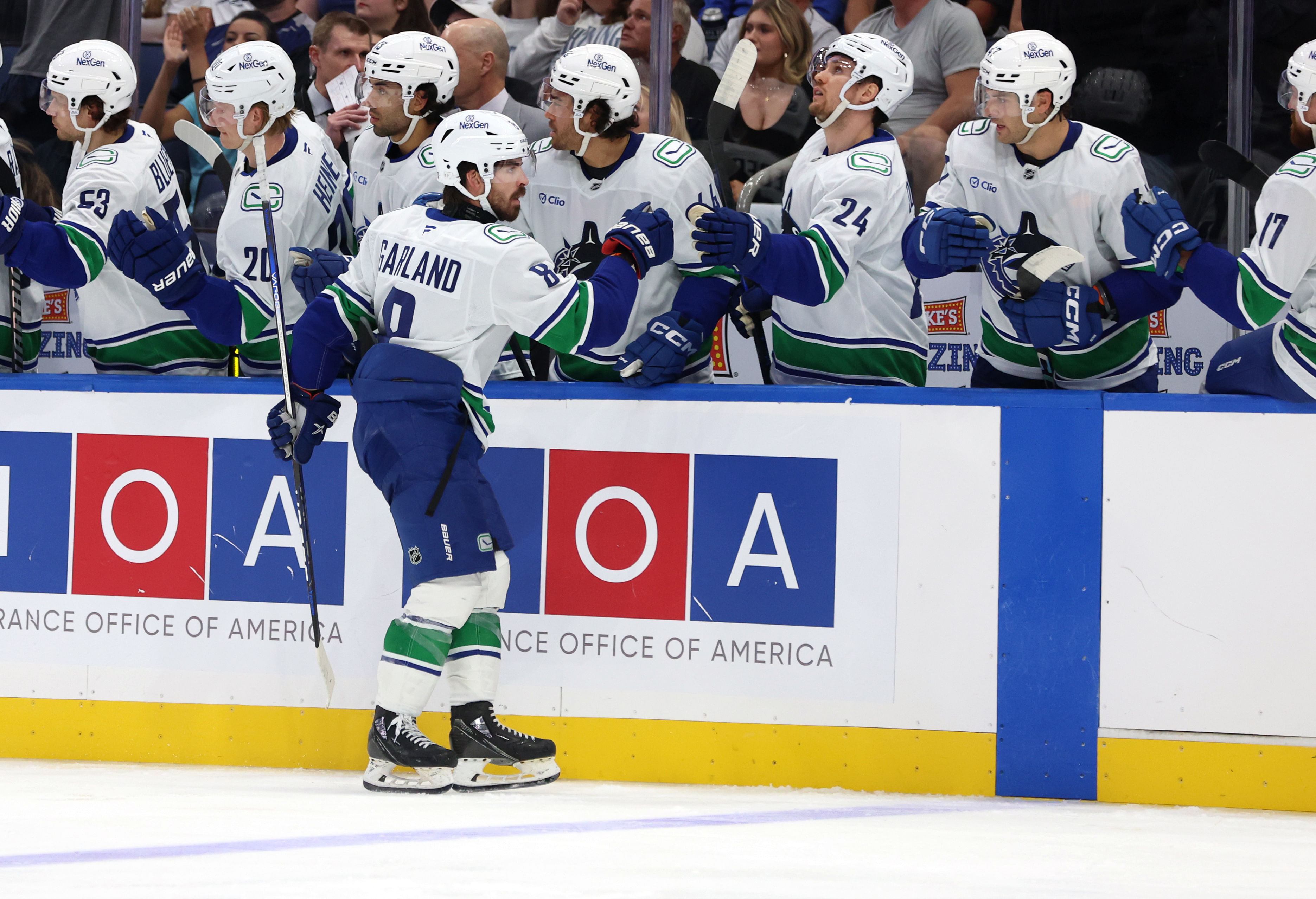 NHL: Vancouver Canucks at Tampa Bay Lightning - Source: Imagn