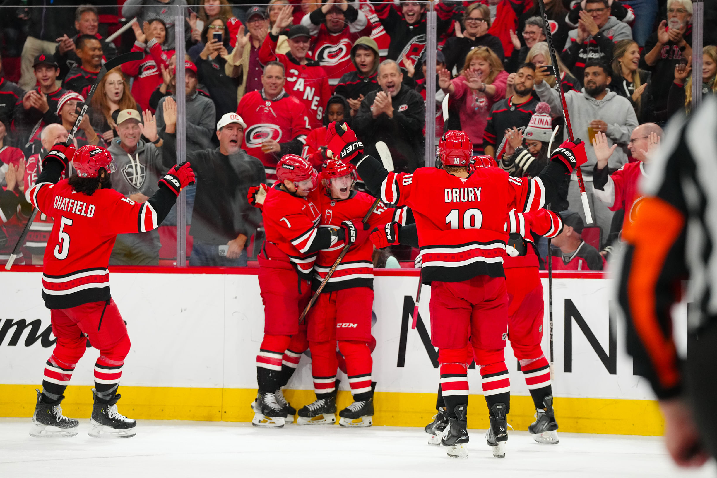 NHL: New Jersey Devils at Carolina Hurricanes - Source: Imagn