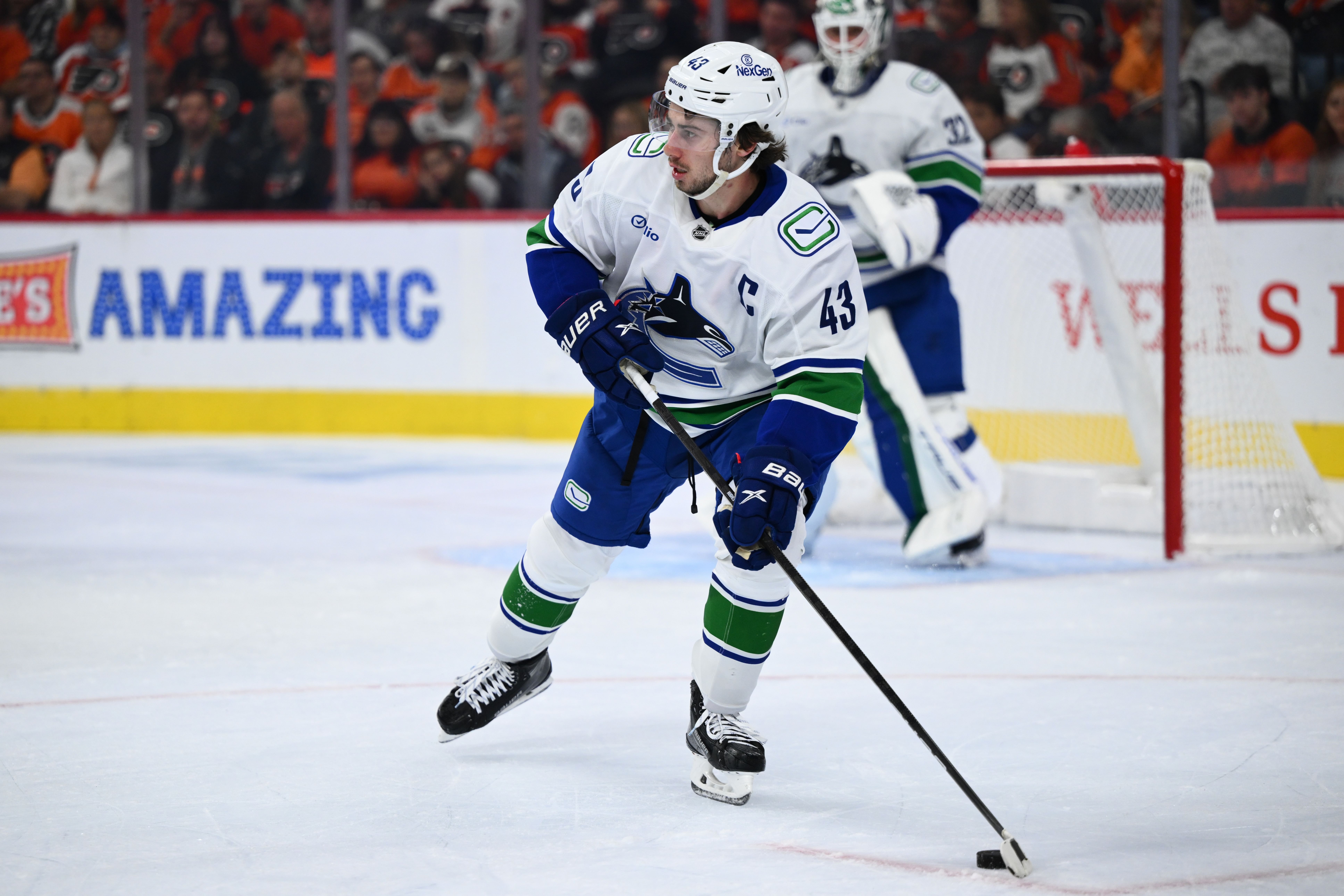 NHL: Vancouver Canucks at Philadelphia Flyers - Source: Imagn