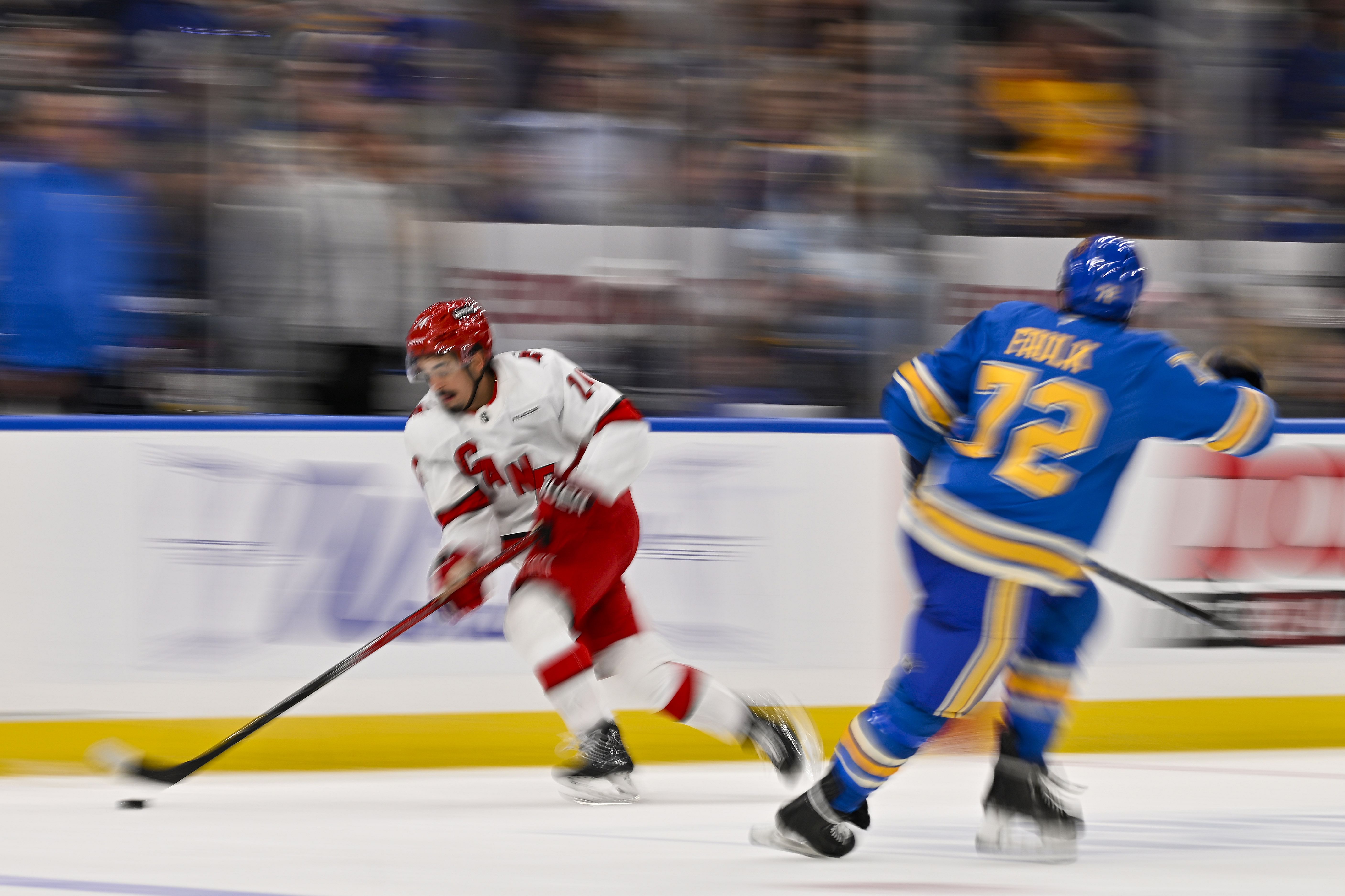 NHL: Carolina Hurricanes at St. Louis Blues - Source: Imagn