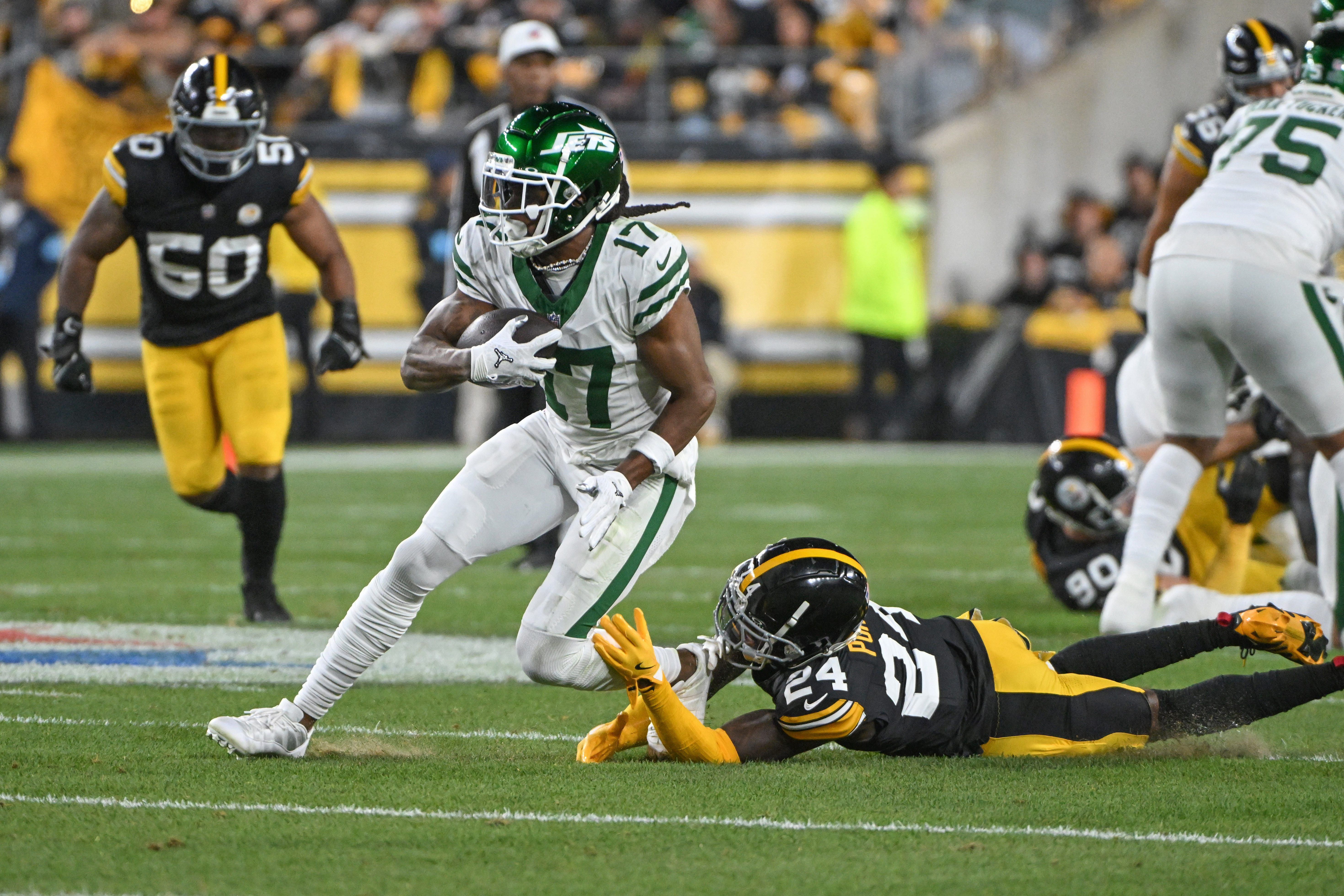 Davante Adams at New York Jets vs. Pittsburgh Steelers (Credits: IMAGN)