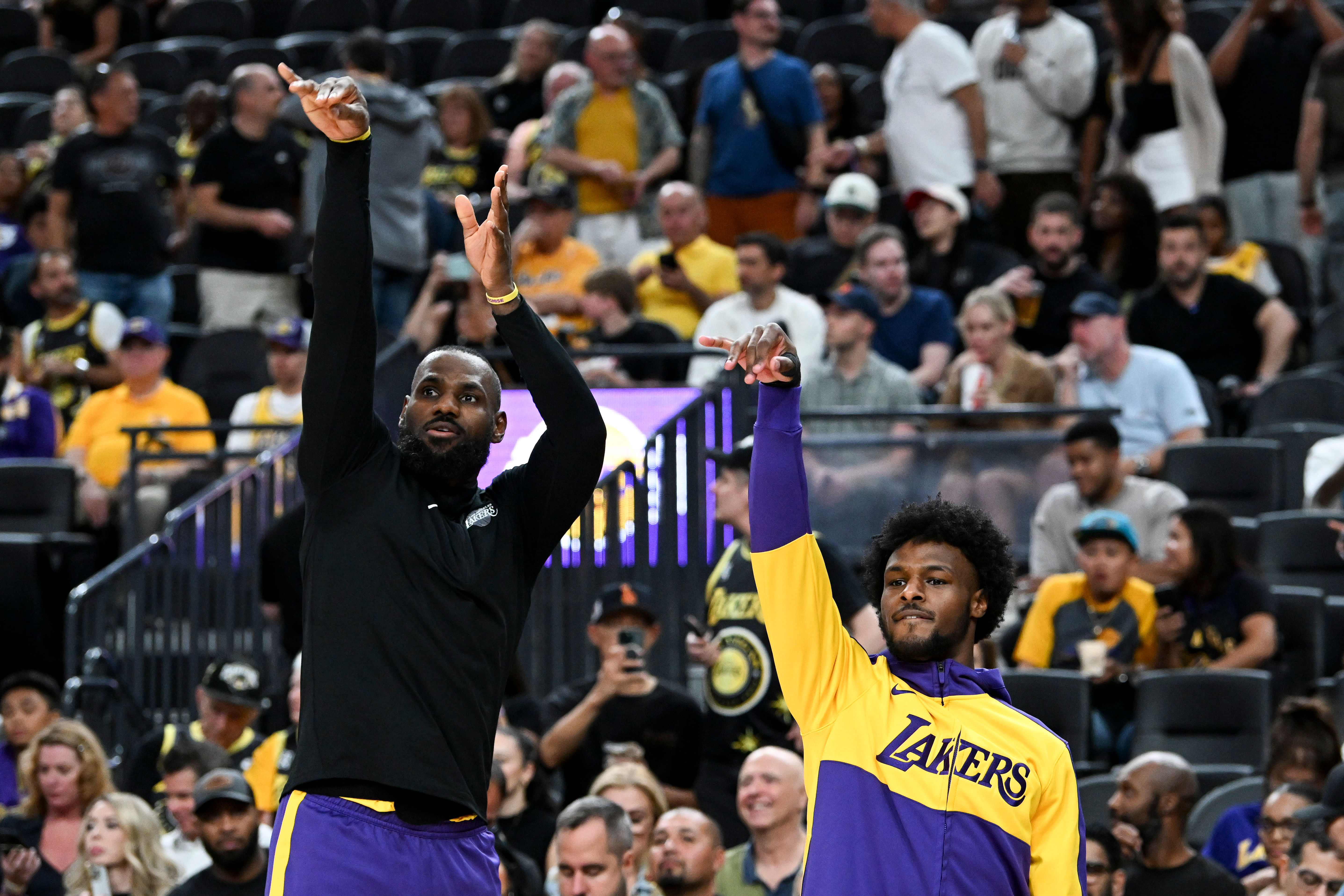 NBA: Preseason-Golden State Warriors at Los Angeles Lakers - Source: Imagn