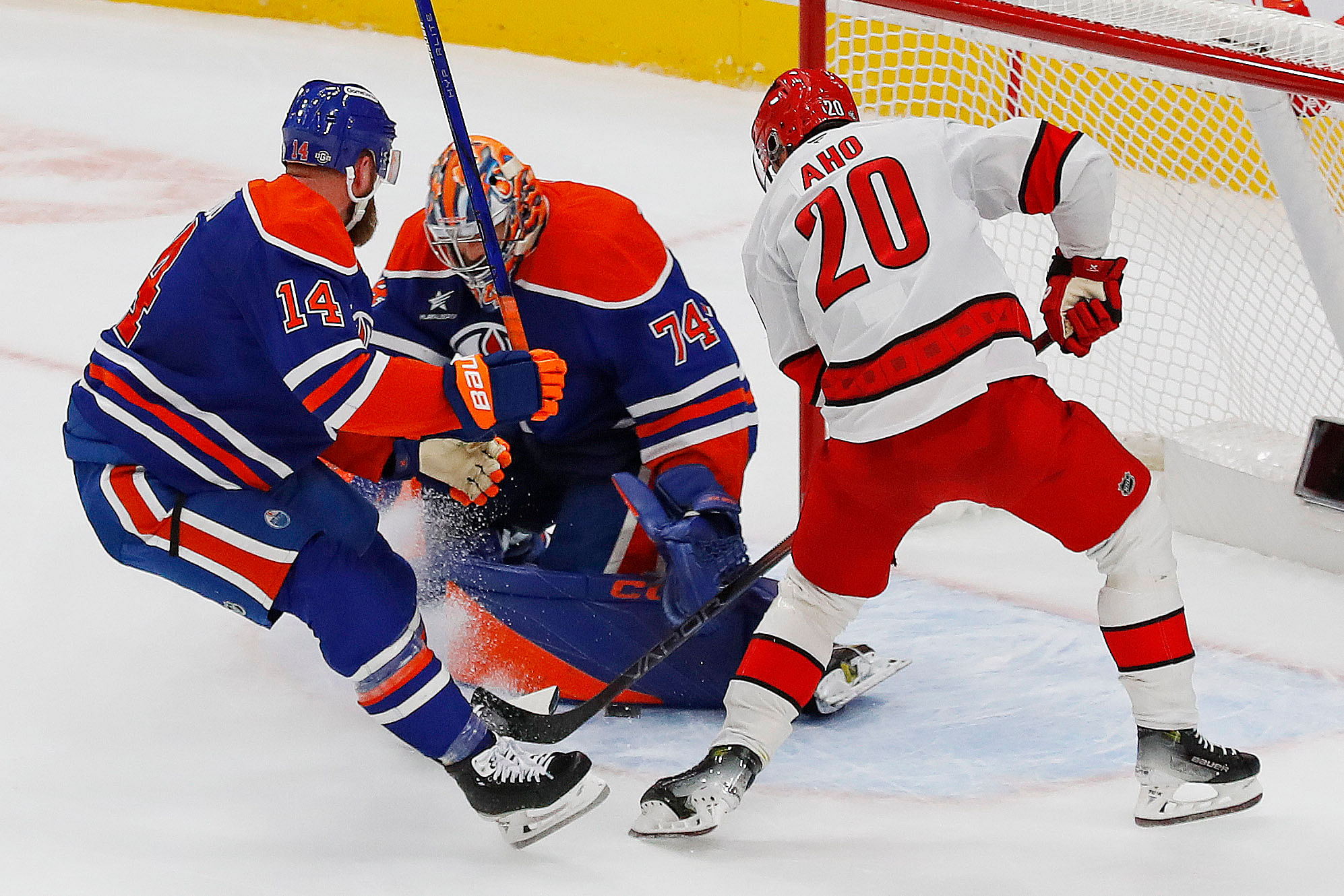 NHL: Carolina Hurricanes at Edmonton Oilers - Source: Imagn