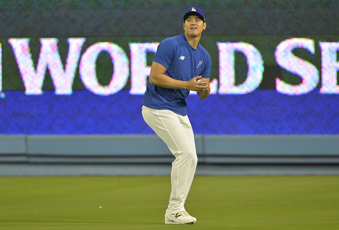 "Confirms a secret Game 7 Ohtani appearance"; "Mind games" - MLB fans react to Dave Roberts' update on Shohei Ohtani pitching in the World Series