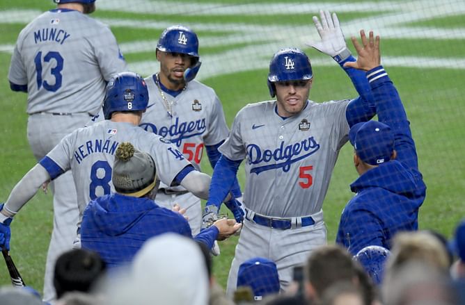 "My daughter is going to be so pissed when I name her Freddie Freeman" - Dodgers fans react as 1B continues WS heroics in Game 4