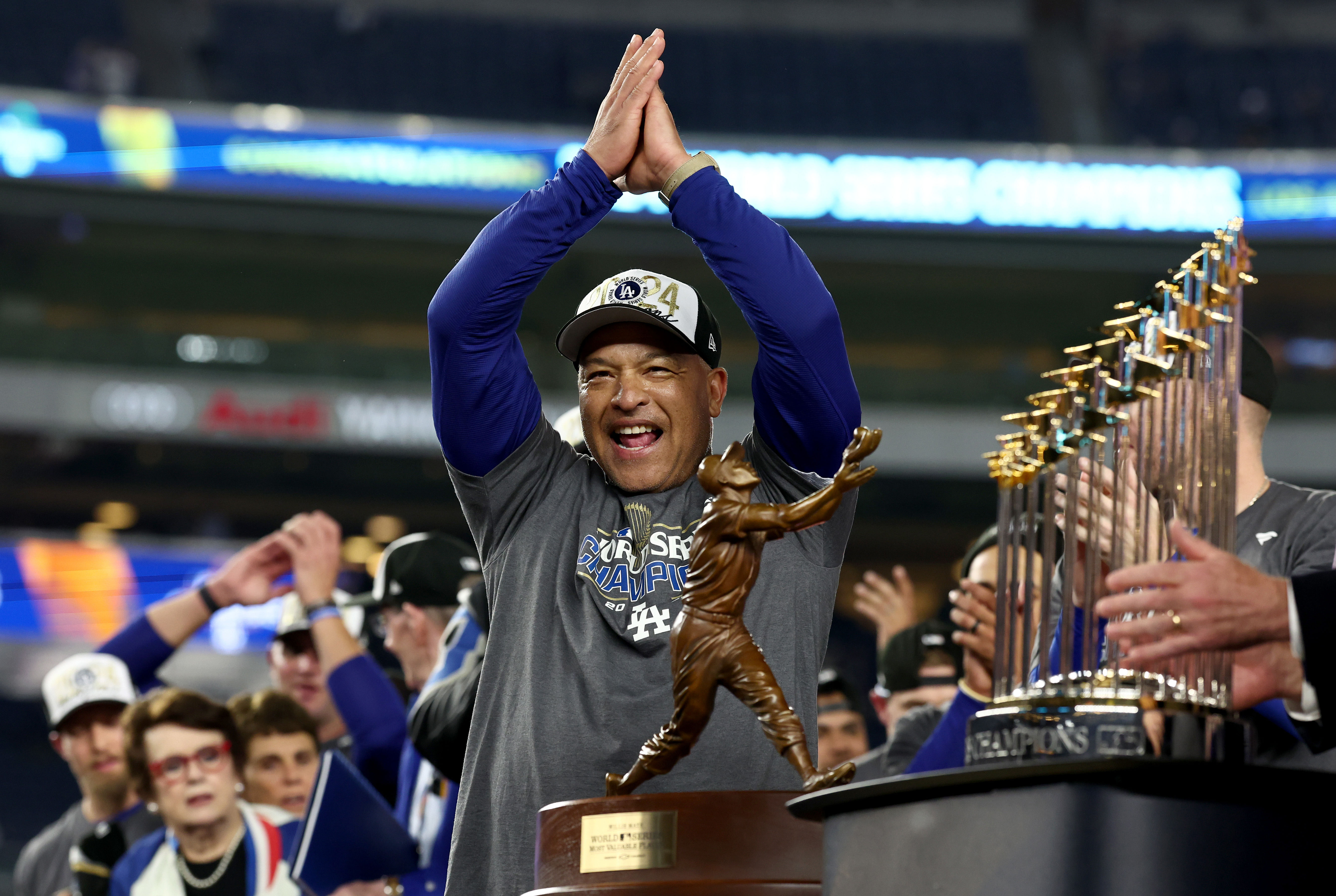 Dodgers manager Dave Roberts rallies fans for World Series parade 2024 ...