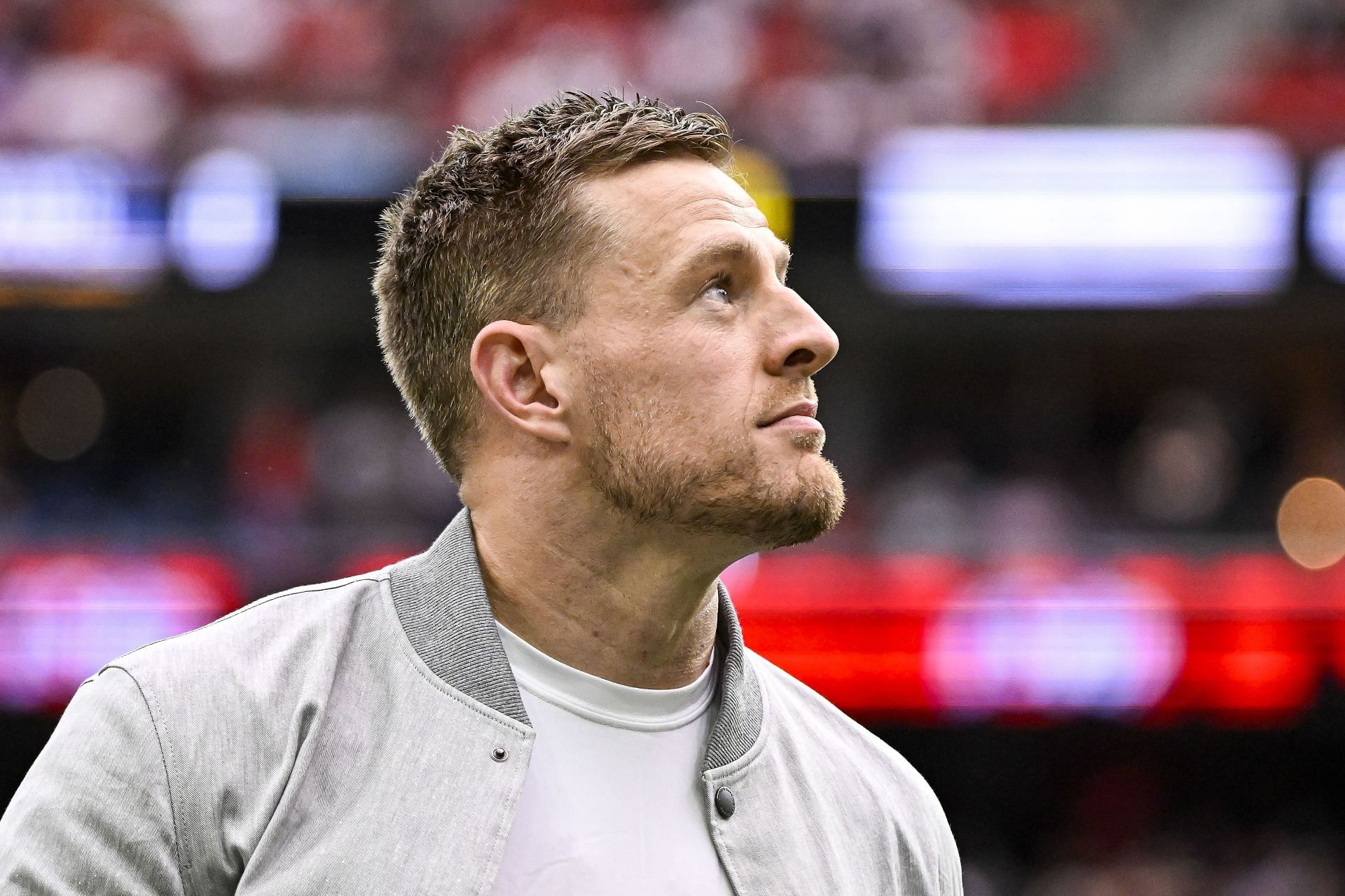 JJ Watt Claps Back At Patriots' Jerod Mayo For Calling His Team "soft"