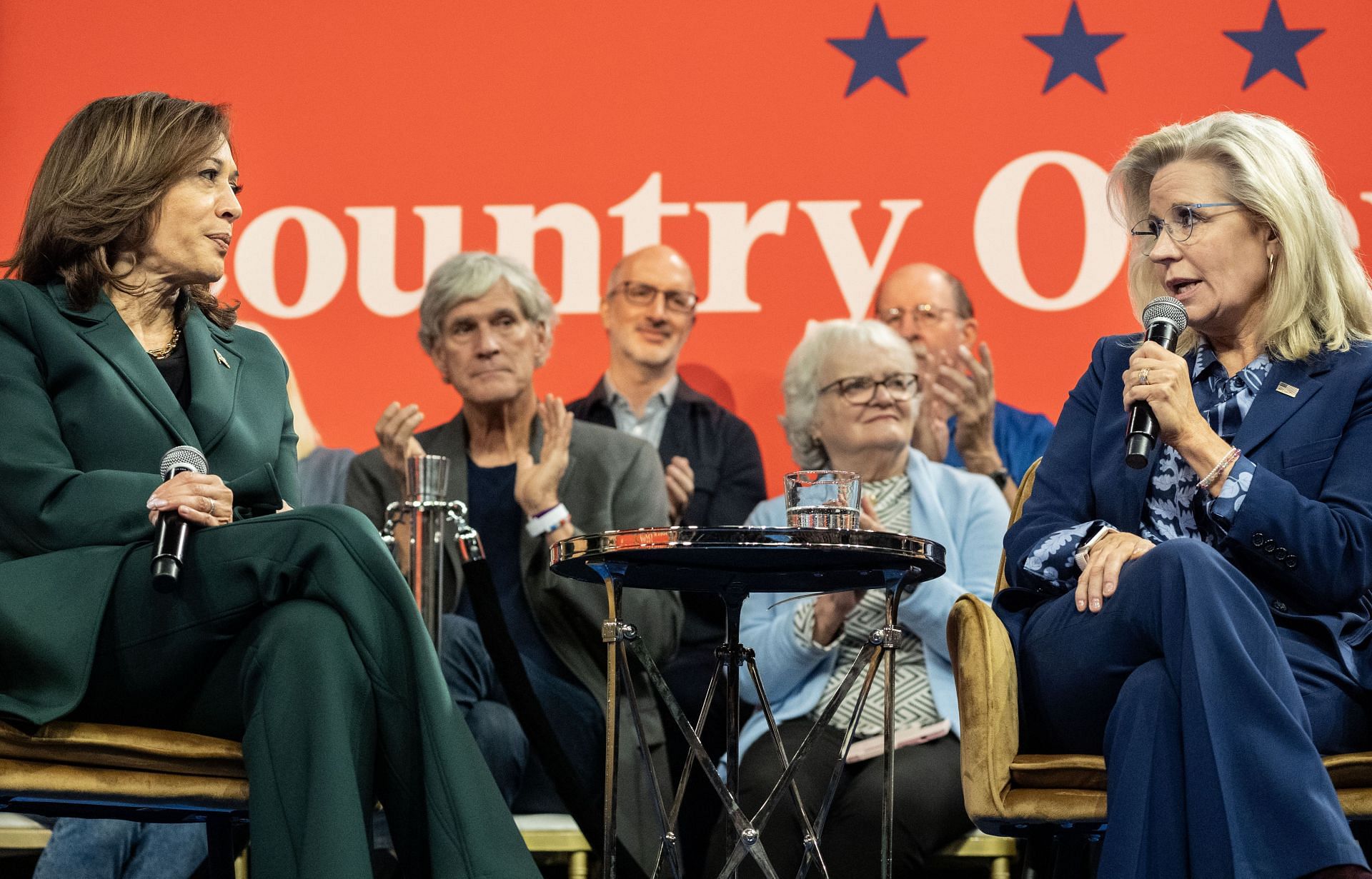 Harris in front of a small audience (Image via Getty)