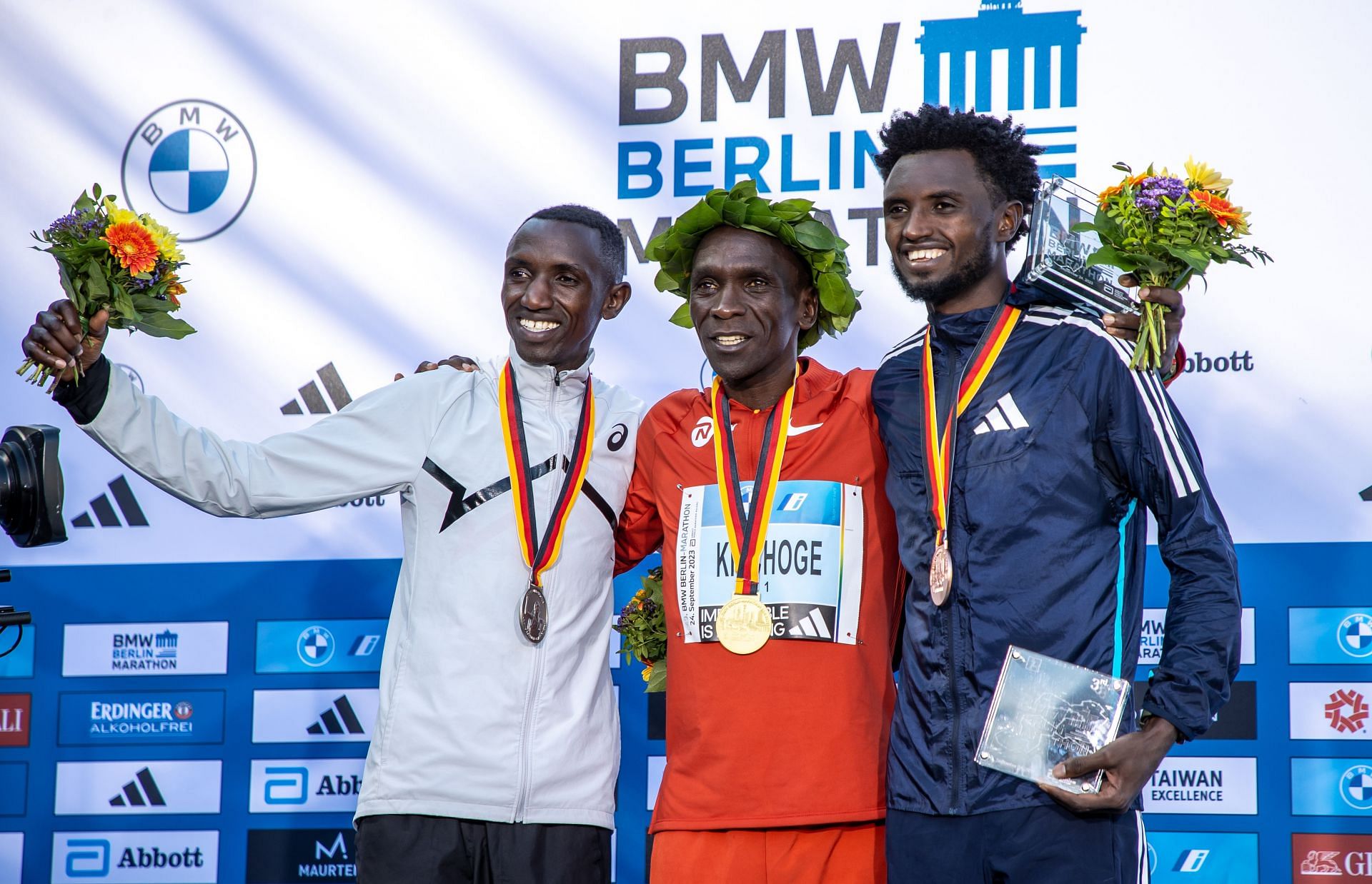 Vincent Kipkemoi Ngetich (left) is one of the runners to watch out for at Chicago Marathon. (Photo by Andreas Gora/picture alliance via Getty Images)