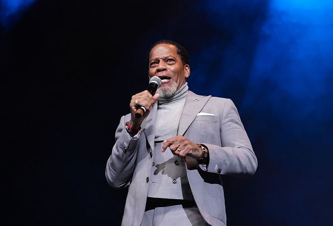 "Nick Cannon got 900 kids and he ain't even got a thousand bottles of baby oil": D.L. Hughley roasts Diddy in a recent interview