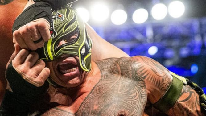 Rey Mysterio visibly upset after "accident" on WWE RAW & is furious; walks out of show immediately after match