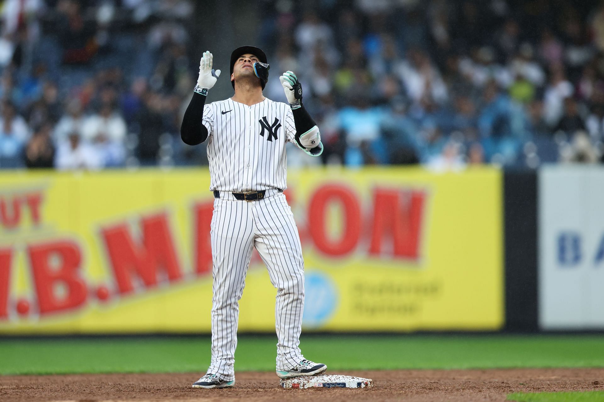 Pittsburgh Pirates v New York Yankees