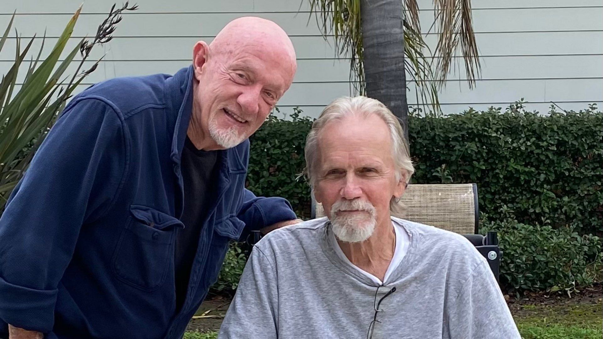 Sam Hennings (right) seen with his friend Jonathan Banks in February 2024 (Image via Facebook/@Sam Hennings)