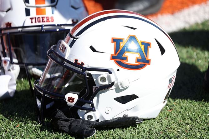 "You locked in with Auburn bro": Alvin Henderson pushes Donovan Starr to stay committed to the Tigers