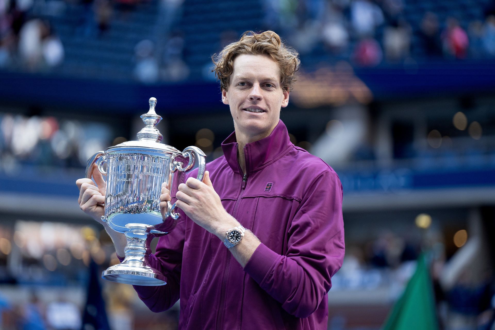 Jannik Sinner posing with the 2024 US Open men&#039;s singles trophy (Source: Getty)