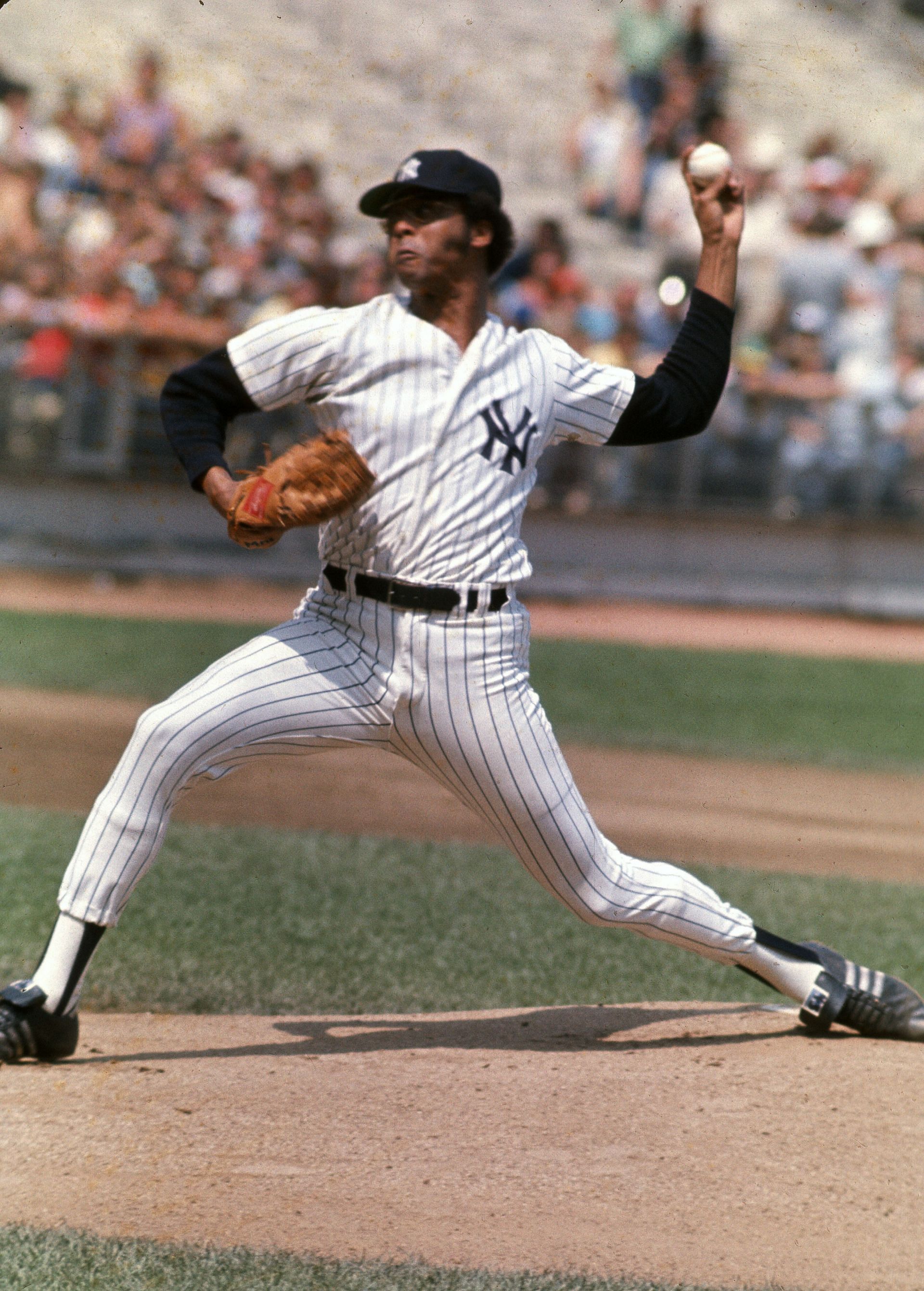 Rudy May pitching for the Yankees in 1974 (Getty)