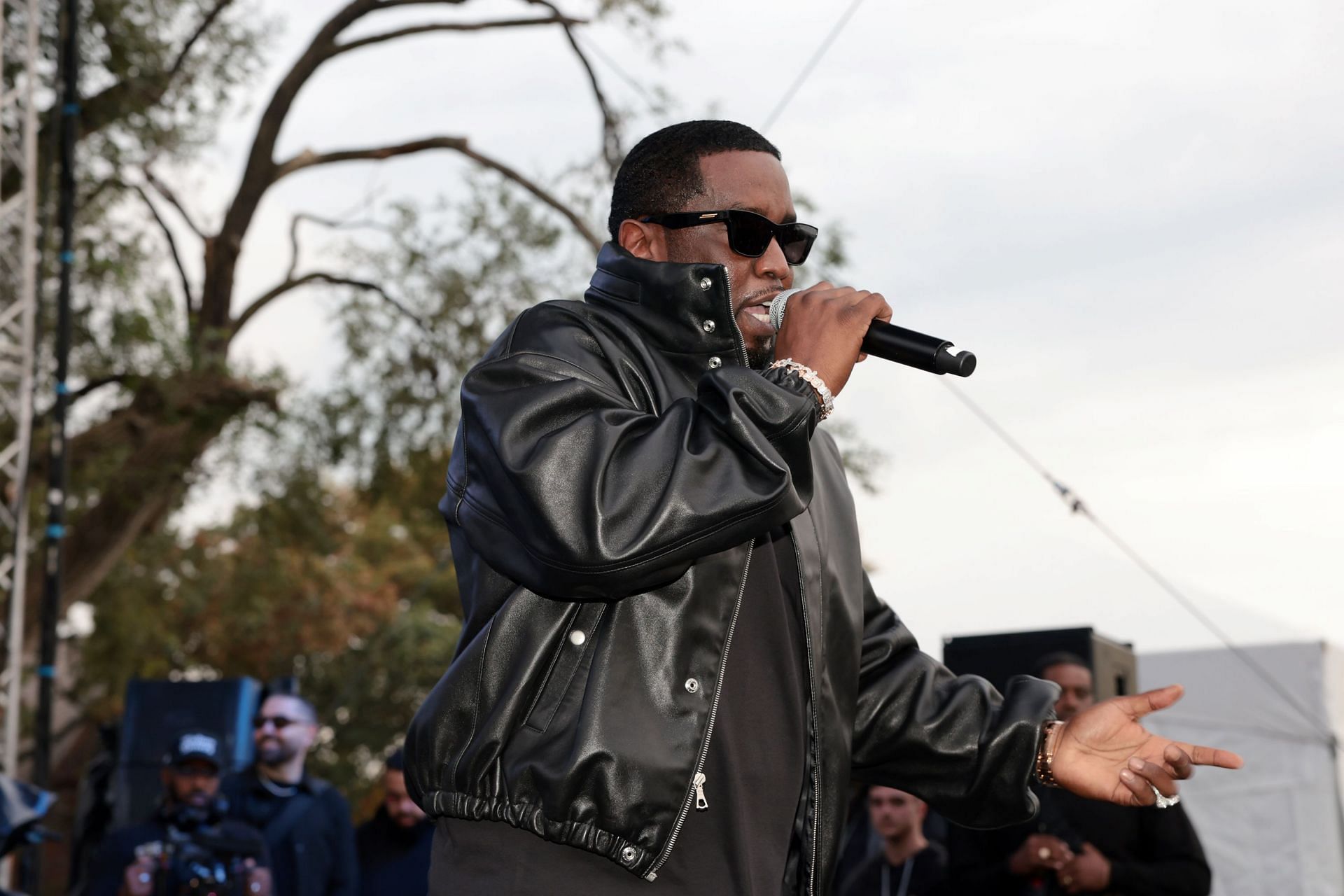 Sean &quot;Diddy&quot; Combs Fulfills $1 Million Pledge To Howard University At Howard Homecoming &ndash; Yardfest - Source: Getty