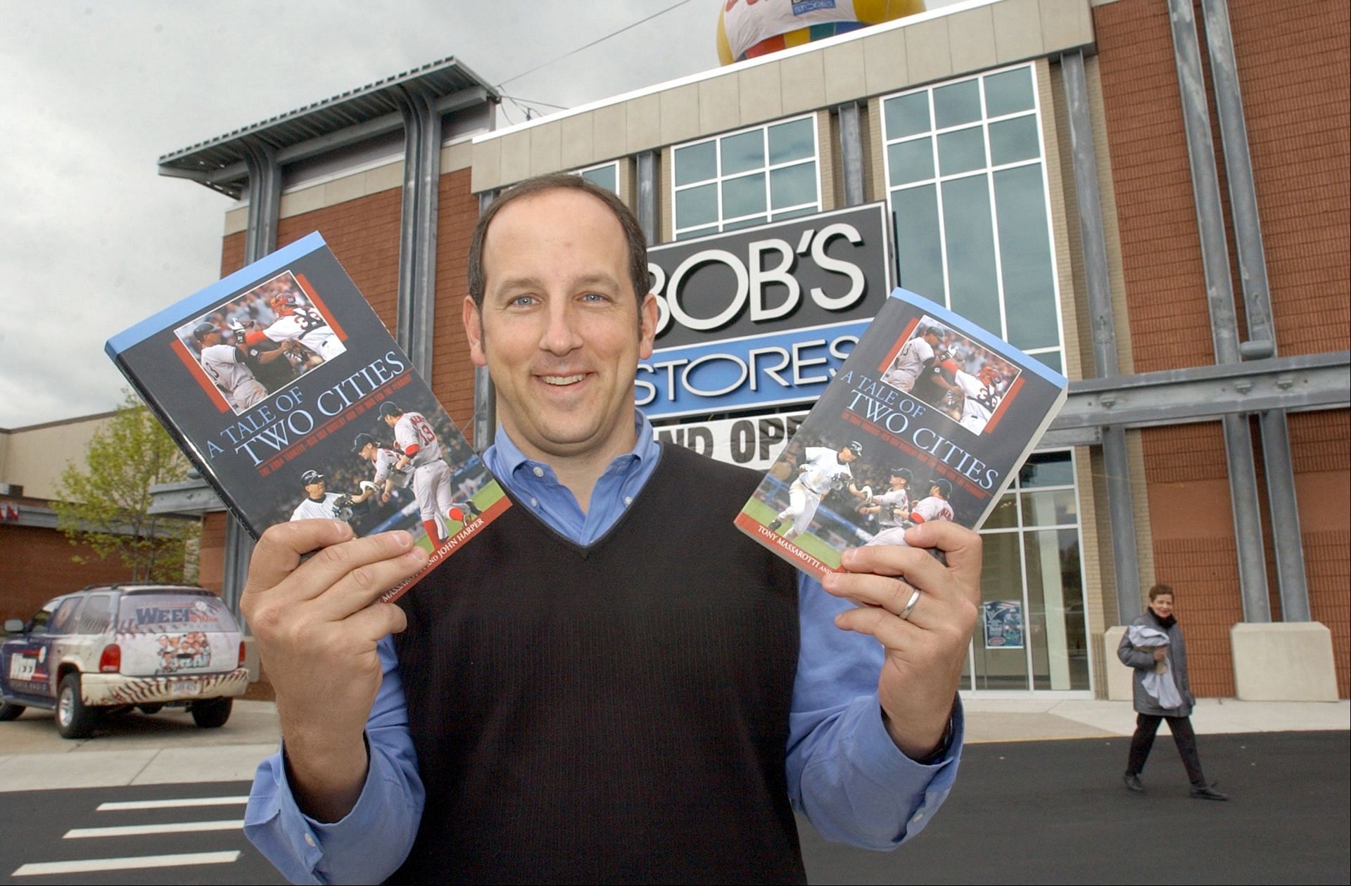 (4/28/05- Somerville, MA)-   Boston Herald sports columnist Tony Massarotti  signs copies of his new book &quot;A Tale of Two Cities&quot; at the new Bob