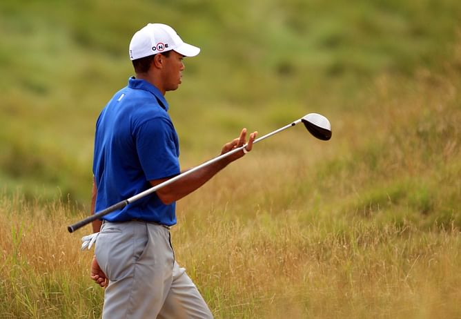 College golfer takes inspiration from Tiger Woods' iconic club twirl that gives him confidence