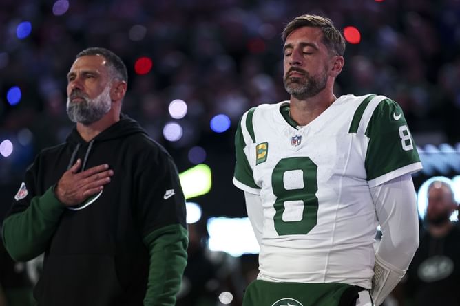 WATCH: Jets fan burning Aaron Rodgers jersey goes viral