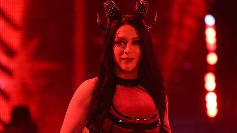Stephanie Vaquer pays tribute to former WWE champion. (Photo: WWE.com)