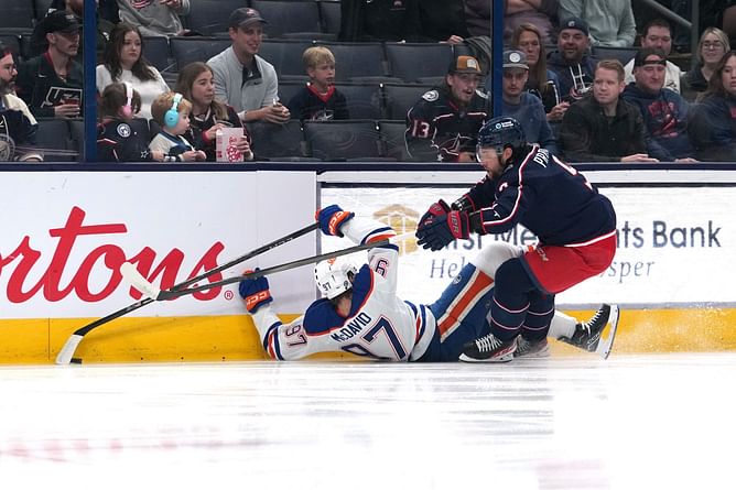 "Definitely doesn't look like a broken bone": Sports injury expert speculates Connor McDavid's injury after Oilers star exits game