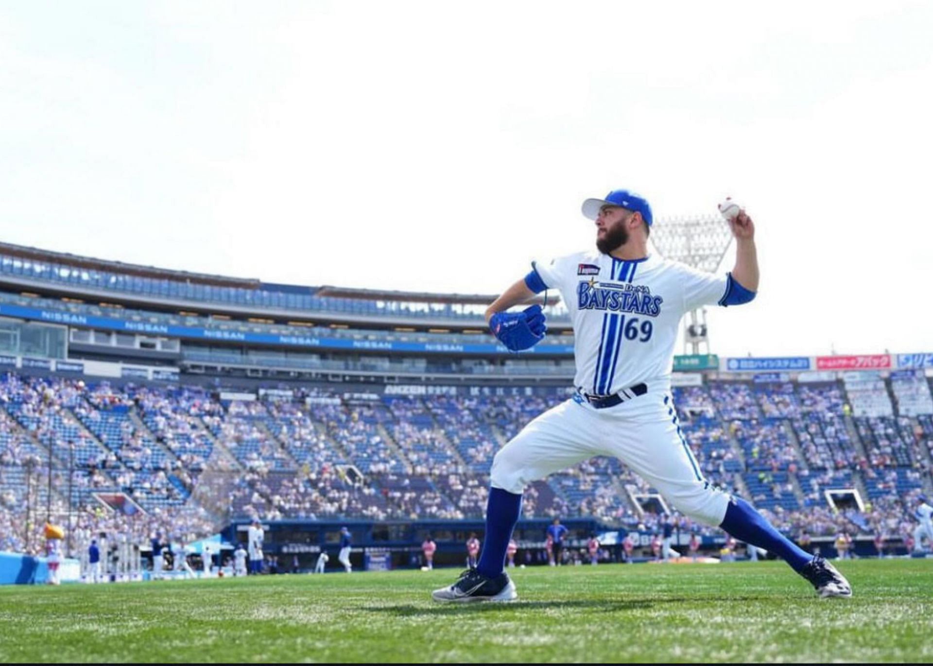 BayStars pitcher Anthony Kay warms up before a game (Credit: tonybuckets23/Instagram)