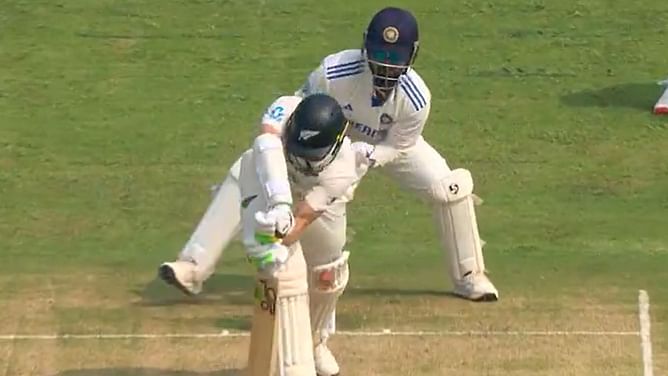 [Watch] R Ashwin strikes in his first over to trap Tom Latham LBW in 2nd IND vs NZ 2024 Test