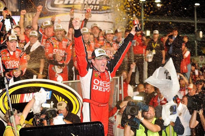 "I'll wreck my mom to win a championship" - When Tony Stewart conveyed his ambition before winning the NASCAR title against Carl Edwards