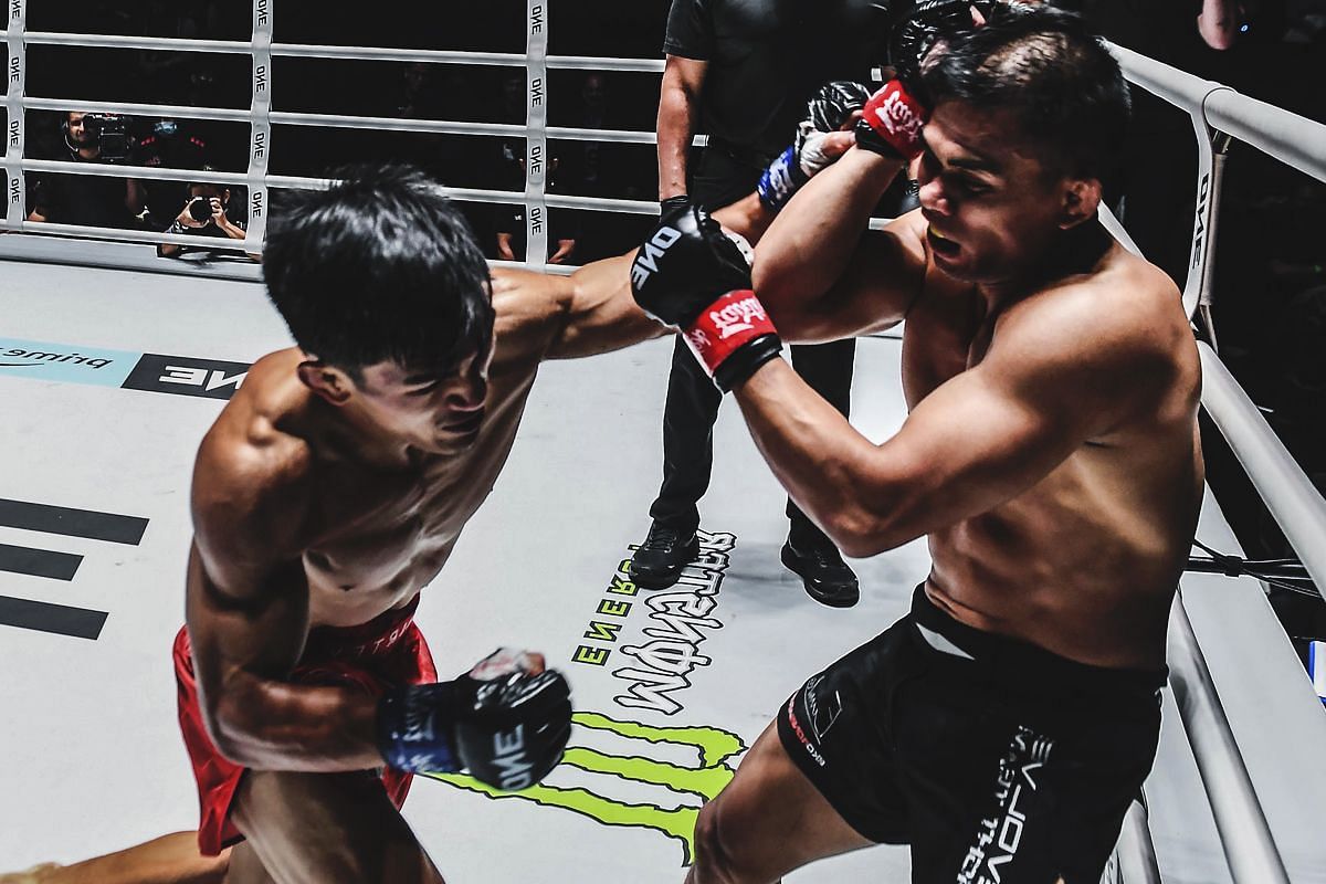 Danny Kingad fighting Eko Roni Saputra | Image credit: ONE Championship