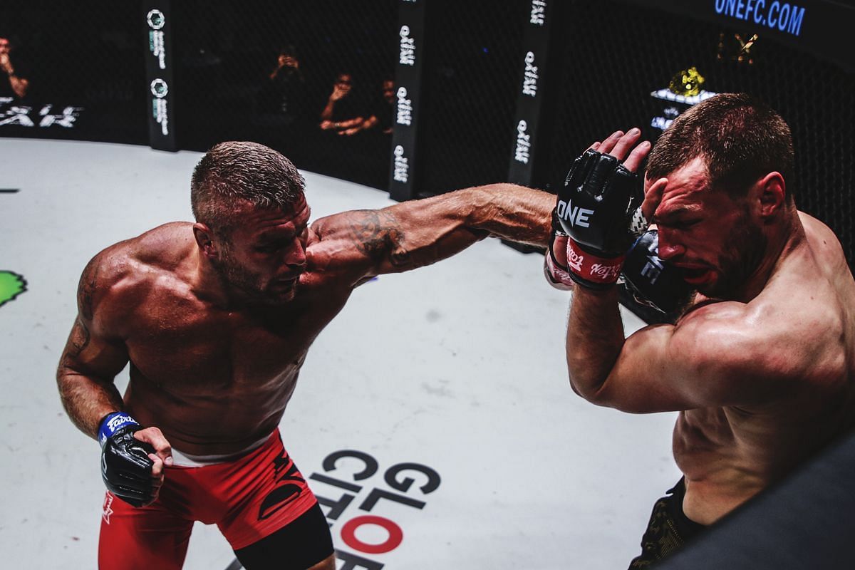 Anatoly Malykhin punching Reinier de Ridder | Image credit: ONE Championship