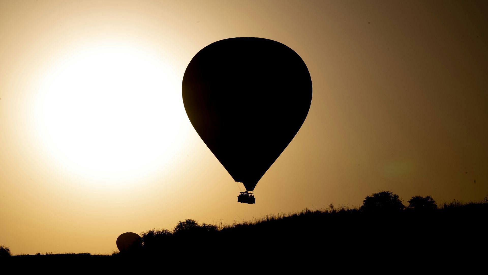 Was it a crashed extraterrestrial spacecraft or a crashed air balloon? (Image by Timur Garifov/Unsplash)