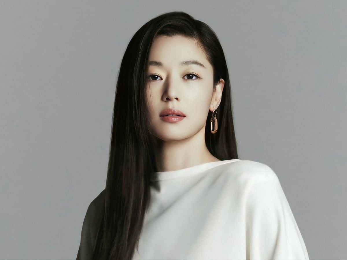 Actress Jun Ji-hyun is reportedly in talks to lead upcoming zombie film, directed by Yeon Sang-ho (Image via Instagram/@ieumhashtag_official)