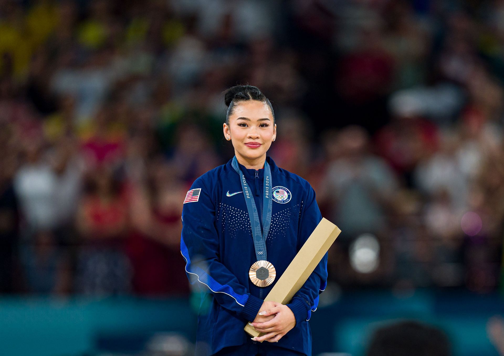 Suni Lee of Team United States poses on the podium during the Artistic Gymnastics Women&#039;s All-Around Final medal ceremony at the Paris Olympics (Image Source: Getty)