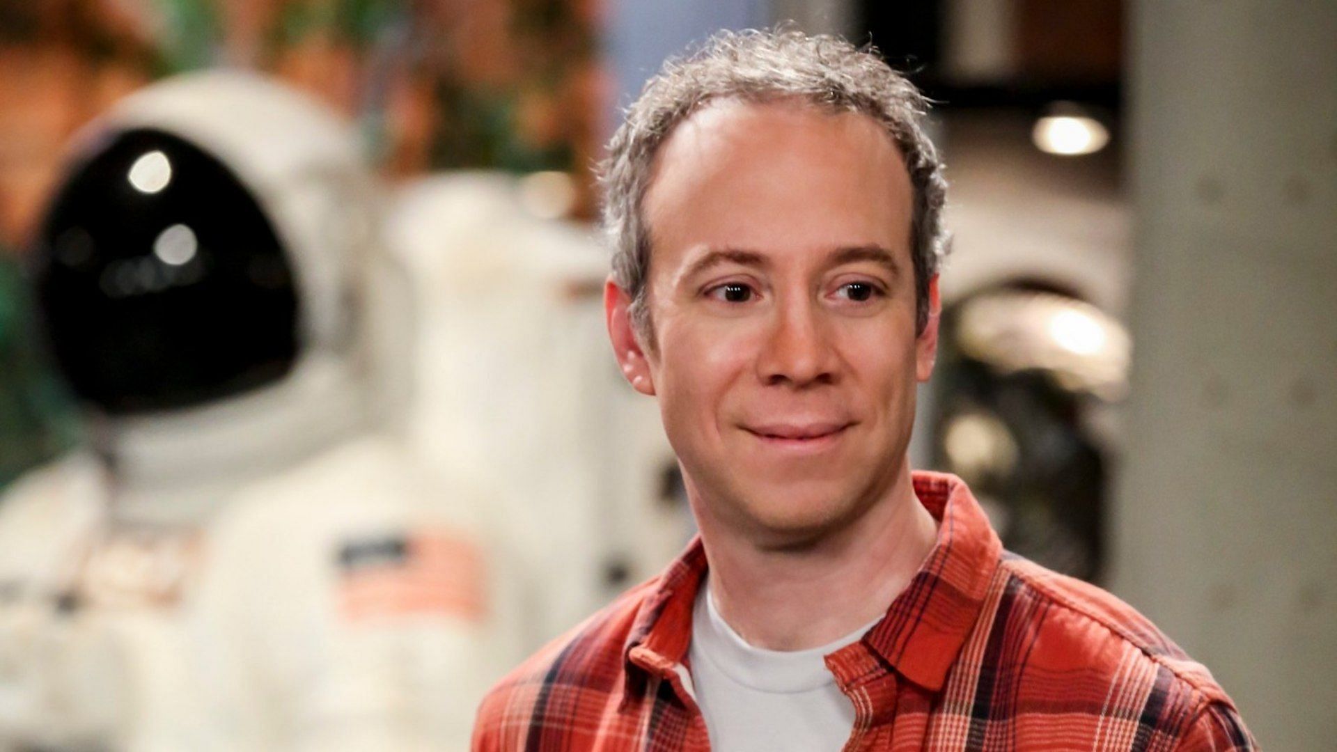 Stuart Bloom as seen in The Big Bang Theory (Image via Facebook/@The Big Bang Theory)