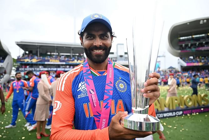 “I pray he keeps coming in my wallet and in ur wallet too” - When Ravindra Jadeja shared a humorous post on Gandhi Jayanti in 2012